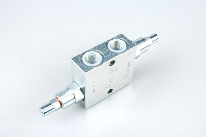 Zawór hydrauliczny przelewowy krzyżowy VAU 1/2" z regulacją ciśnienia 50-250bar Zawór hydrauliczny przelewowy krzyżowy VAU 1/2" z regulacją ciśnienia 50-250bar