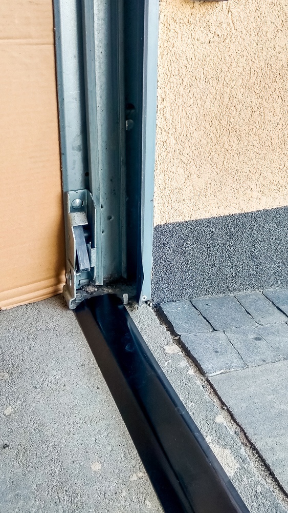 PODKŁAD PRÓG DRZWI BRAMY MAGAZYN HALE GUMA PU 10MM PODKŁAD PRÓG DRZWI BRAMY MAGAZYN HALE GUMA PU 10MM