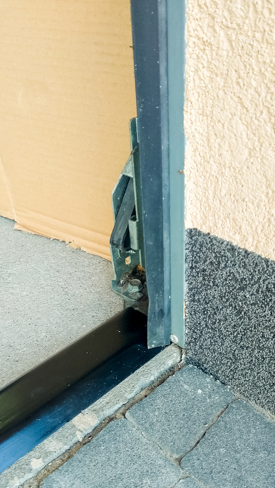 PODKŁAD PRÓG DRZWI BRAMY MAGAZYN HALE GUMA PU 10MM PODKŁAD PRÓG DRZWI BRAMY MAGAZYN HALE GUMA PU 10MM